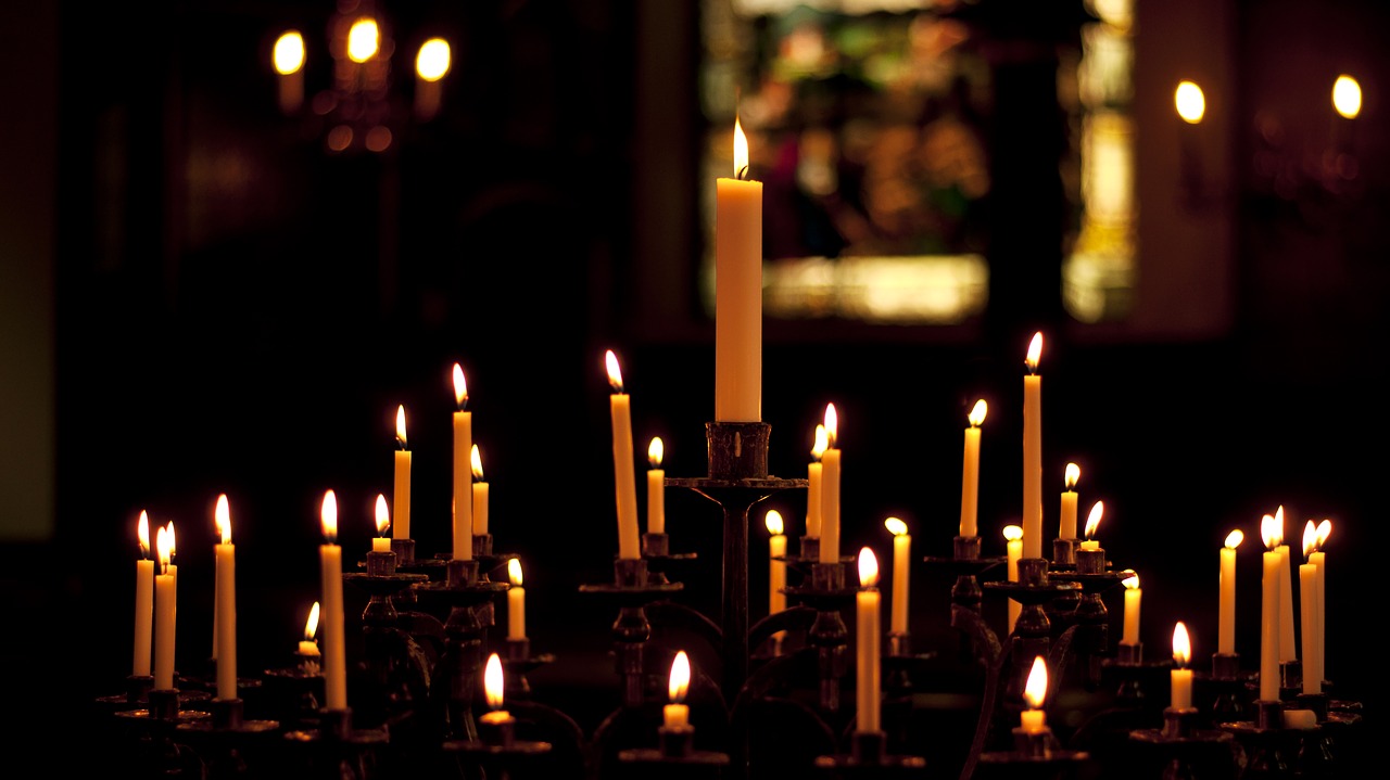 Žvakės, Bažnyčia, Religija, Šviesa, Religinis, Ugnis, Žvakių Šviesa, Tamsi, Simbolis, Liepsna