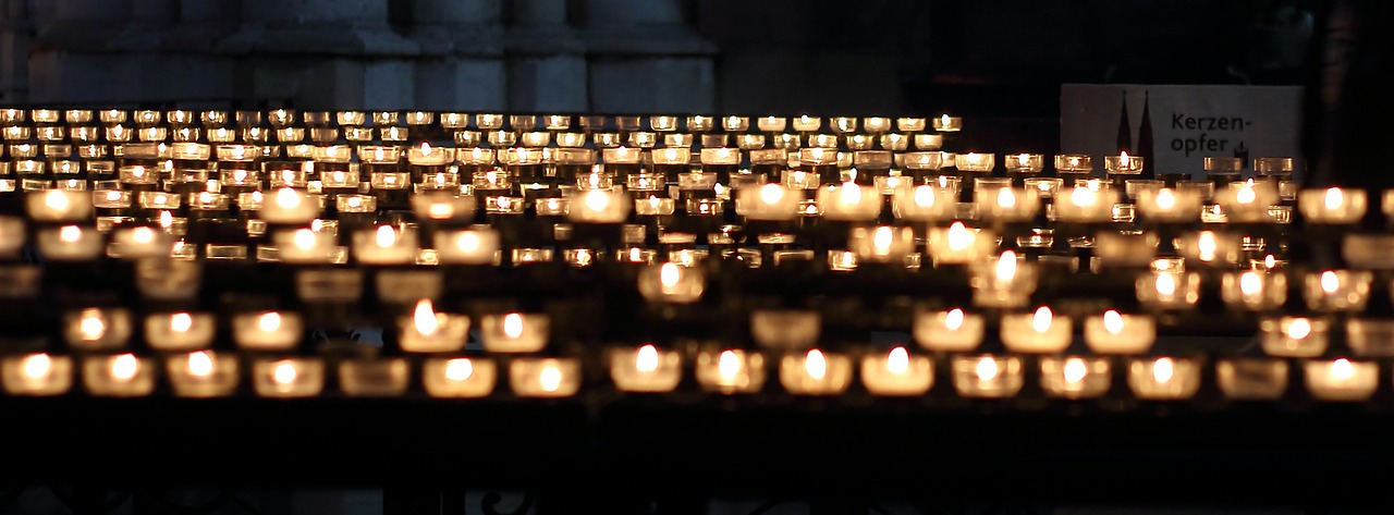 Žvakės, Bažnyčia, Malda, Žibintai, Žvakių Šviesa, Auka Žvakės, Aukos Žiburiai, Meditacija, Arbatos Žvakės, Atmintis