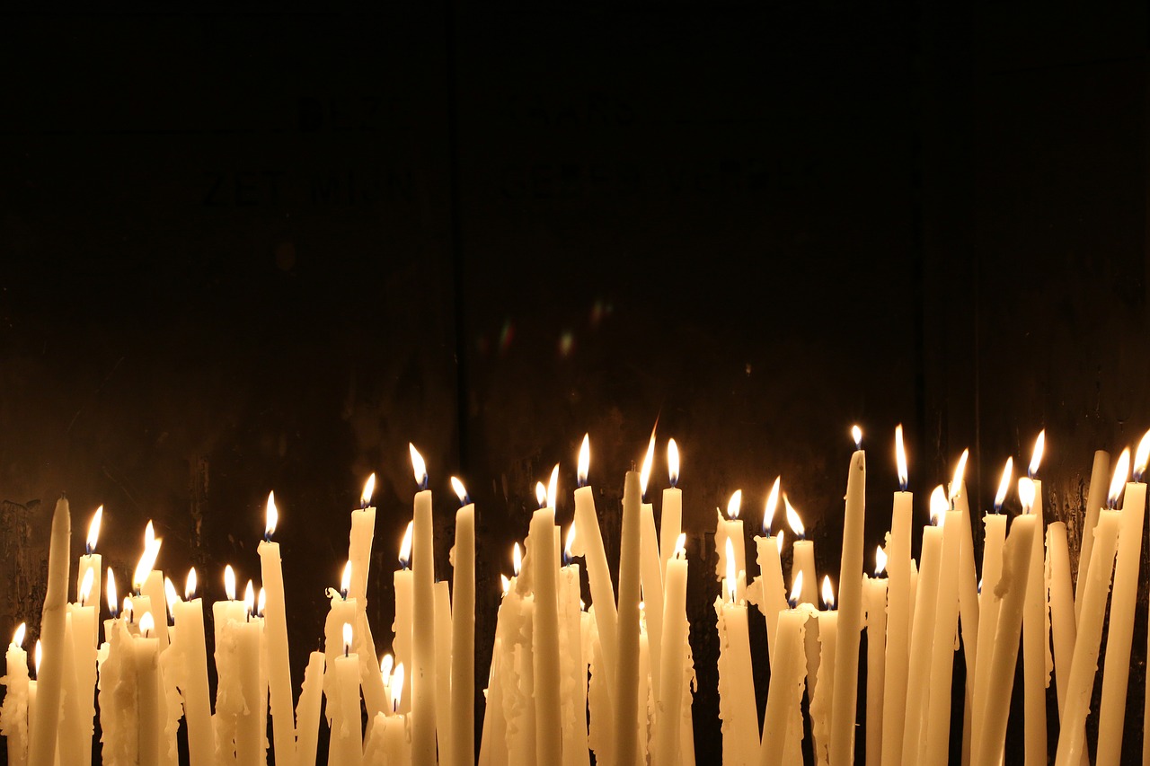 Žvakės,  Melstis,  Malda,  Žvakių Šviesoje,  Šviesos,  Fleimo,  Žvakė,  Simbolis,  Tikiuosi,  Tikėjimas