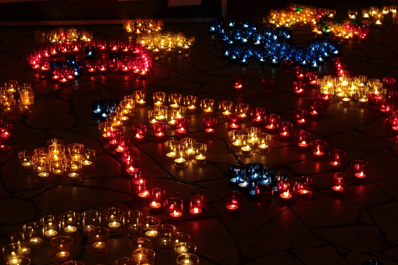 Žvakės, Žvakių Šviesa, Arbatos Žvakės, Žvakidė, Nuotaika, Romantiškas, Švytėjimas, Atmosfera, Romantika, Stiklas