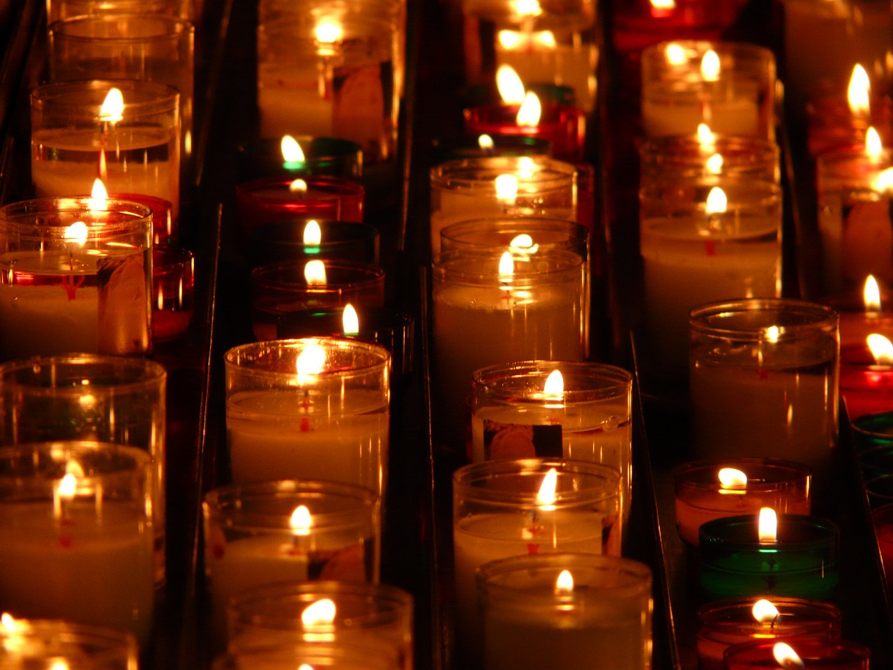 Žvakės, Memorialiniai Žiburiai, Liepsna, Paminėti, Šviesa, Žibintai, Aukos, Auka Žvakė, Bažnyčia, Žvakių Šviesa