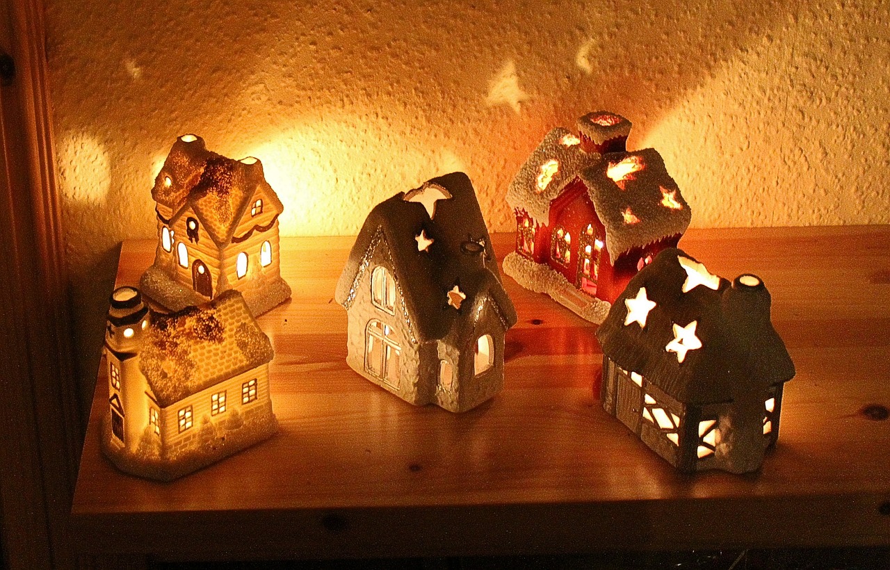 Žvakių Namai, Kalėdos, Adventas, Žvakidė, Apdaila, Kalėdiniai Dekoracijos, Kalėdų Laikas, Žvakė, Kalėdų Giesmė, Romantika