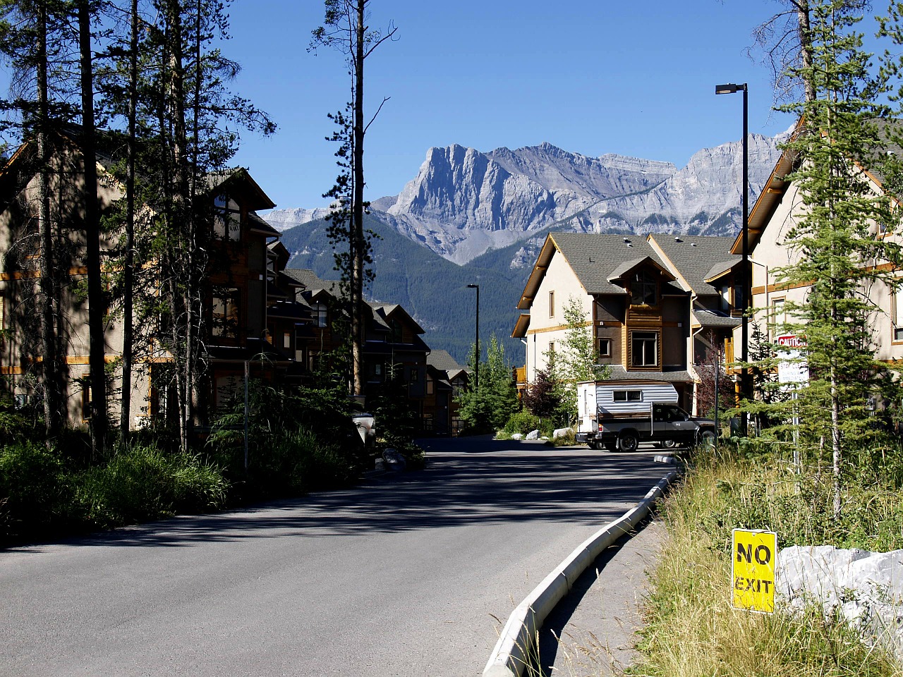 Canmore, Miestas, Miestas, Uolėti Kalnai, Alberta, Kalnas, Gamta, Peizažas, Kraštovaizdis, Namas