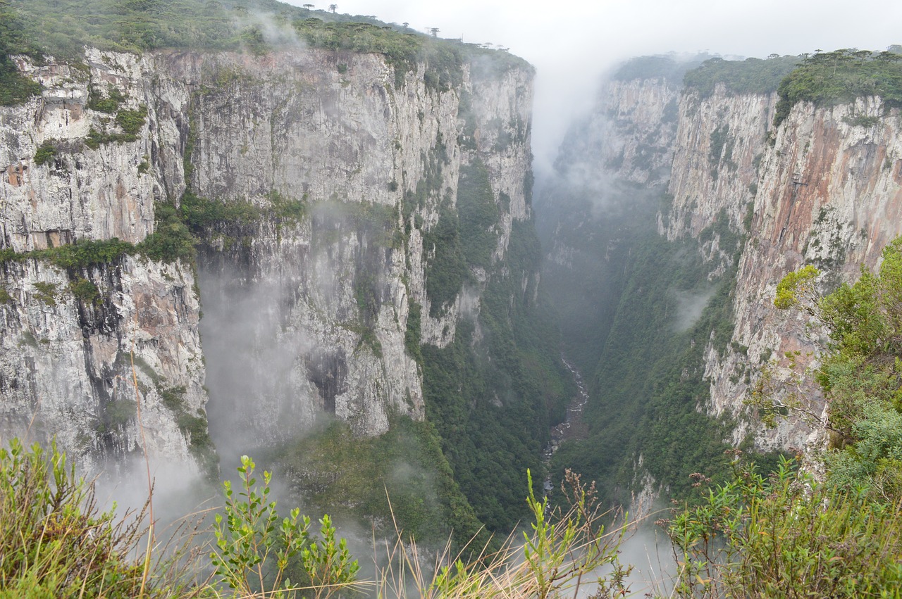 Canyon,  Itaimbezinho,  Neapdailintais Kraštais Pjūklą,  Pietų Kambara,  Brazilija,  Kalnai,  Pamačiau,  Debesys,  Kotrynos,  Rio Grande Do Sul