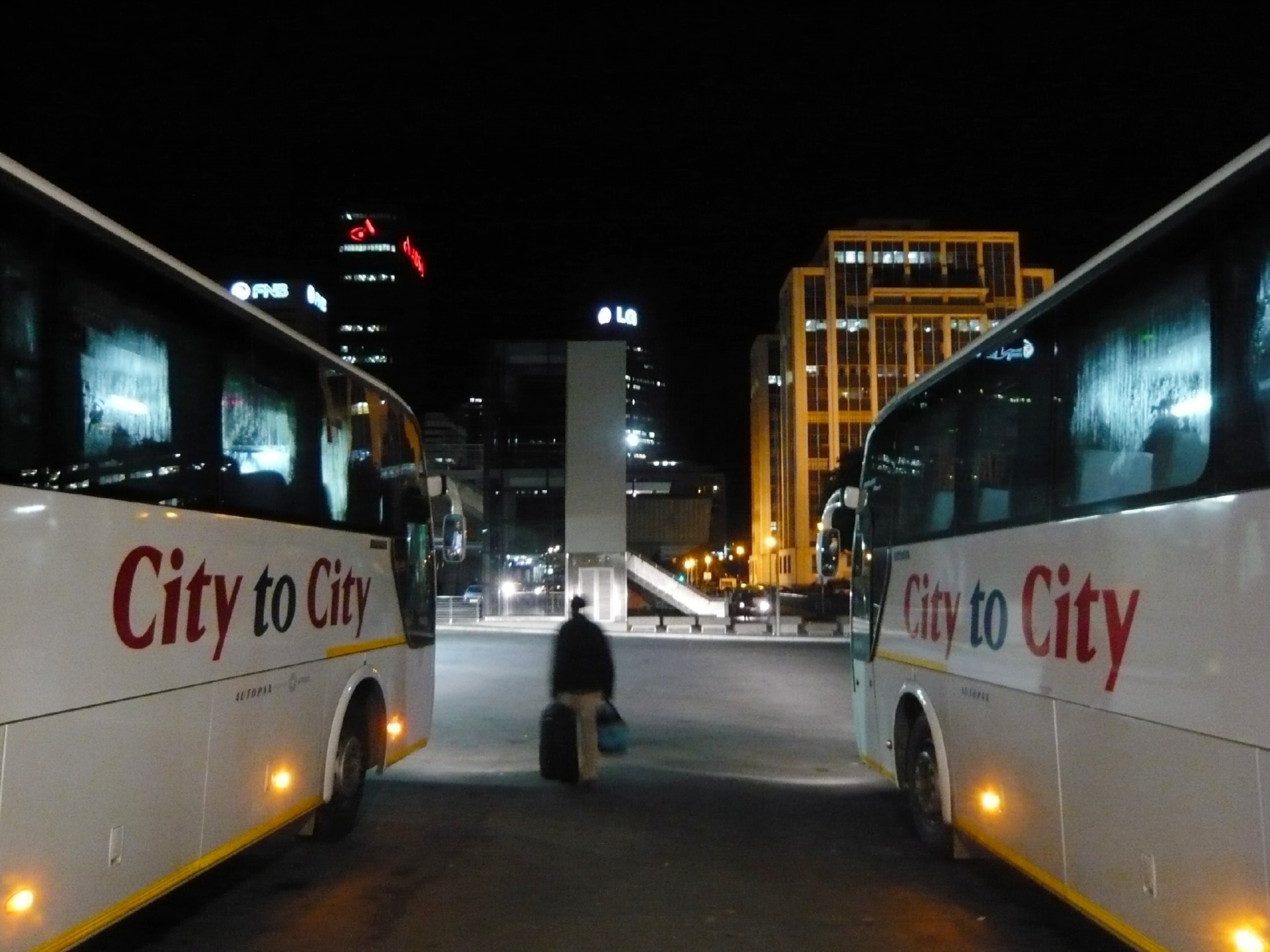 Autobusas & Nbsp,  Stotis,  Keleiviai & Nbsp,  Autobusai,  Ilgas & Nbsp,  Traukinys,  Tarpmiestiniai & Nbsp,  Autobusai,  Cape Town Autobusų Stotis, Nemokamos Nuotraukos