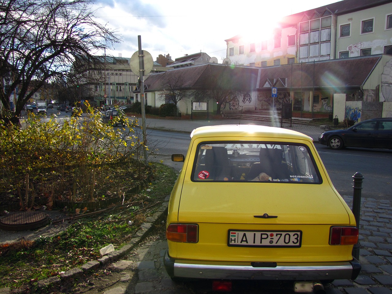 Automobilis, Retro, Senas, Miestas, Esztergom, Gatvė, Namai, Centro, Nemokamos Nuotraukos,  Nemokama Licenzija