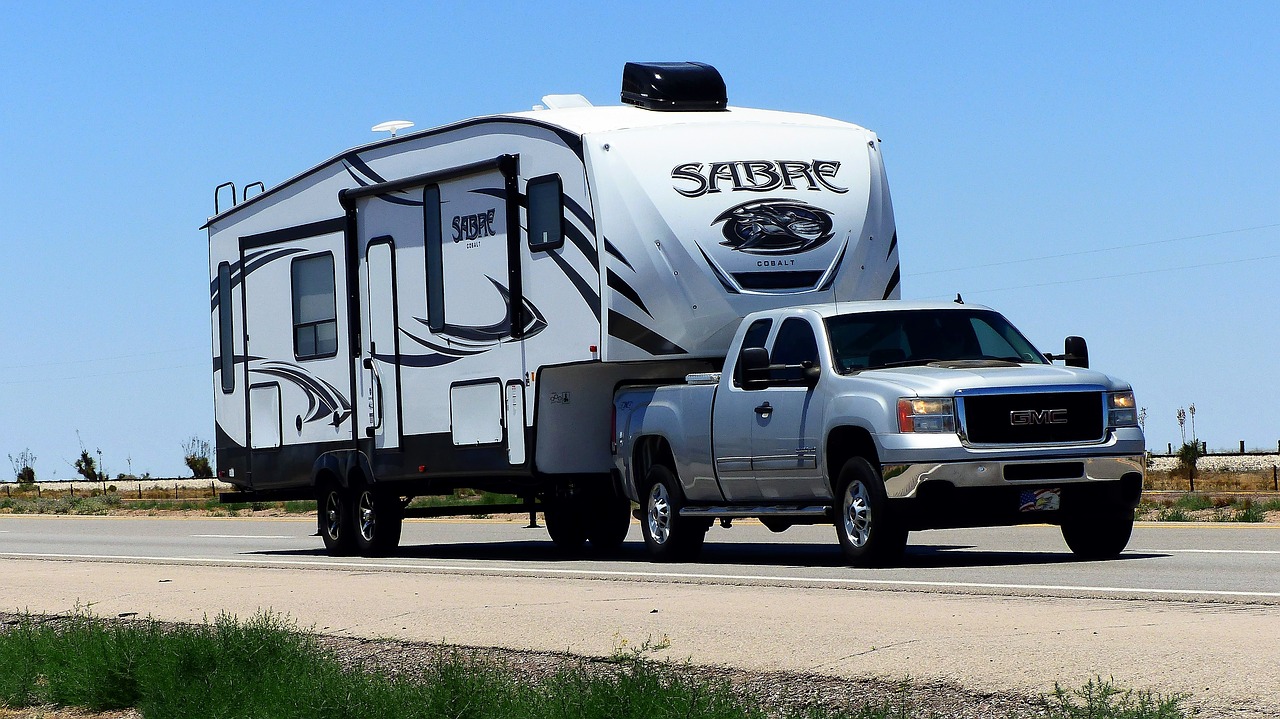 Caravan,  Automobilių,  Kempingas,  Transporto Priemonės,  Šventė,  Transportas,  Kelių,  Kelionė,  Asfalto,  Greitkelis