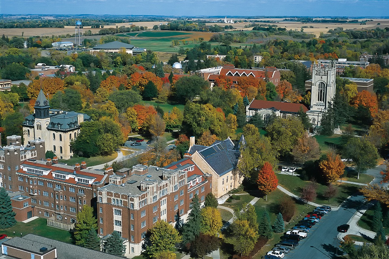 Carleton Koledžas, Northfield, Minnesota, Kolegija, Campus, Pastatai, Architektūra, Kritimas, Ruduo, Medžiai