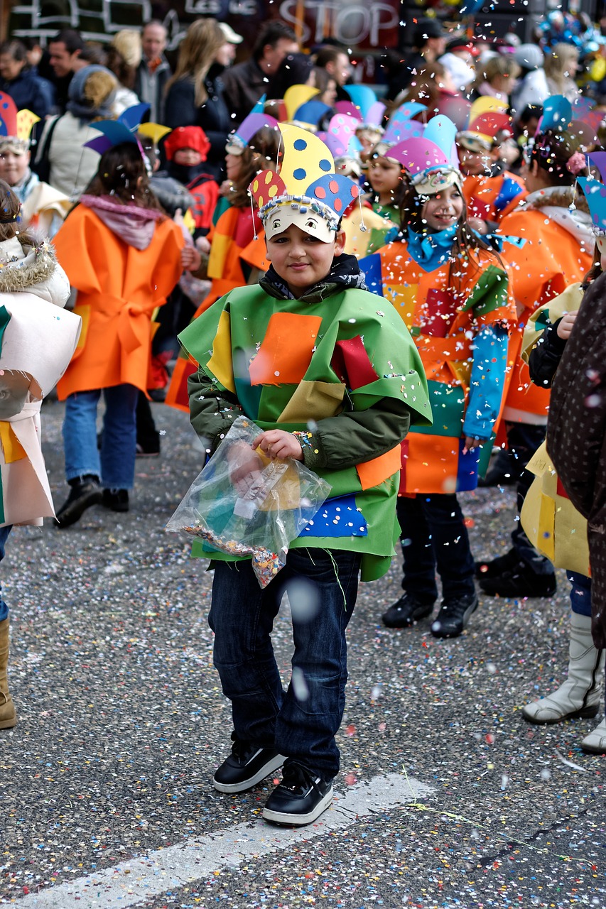 Karnavalas, Vaikai, Šventė, Kelias, Yverdonas, Vaud, Šveicarija, Žmonės, Džiaugsmas, Festivalis