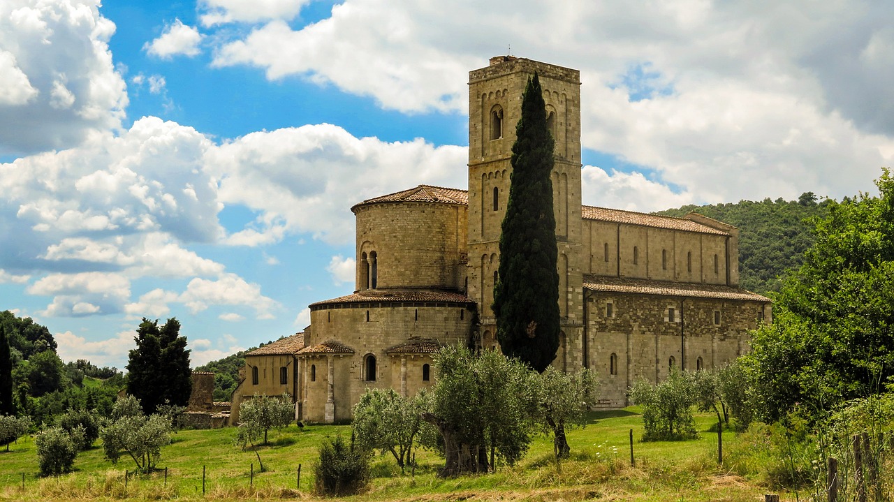 Castel Nuovo, Italy, Toskana, Abatija, Vienuolynas, Dangus, Debesys, Idilija, Nemokamos Nuotraukos,  Nemokama Licenzija