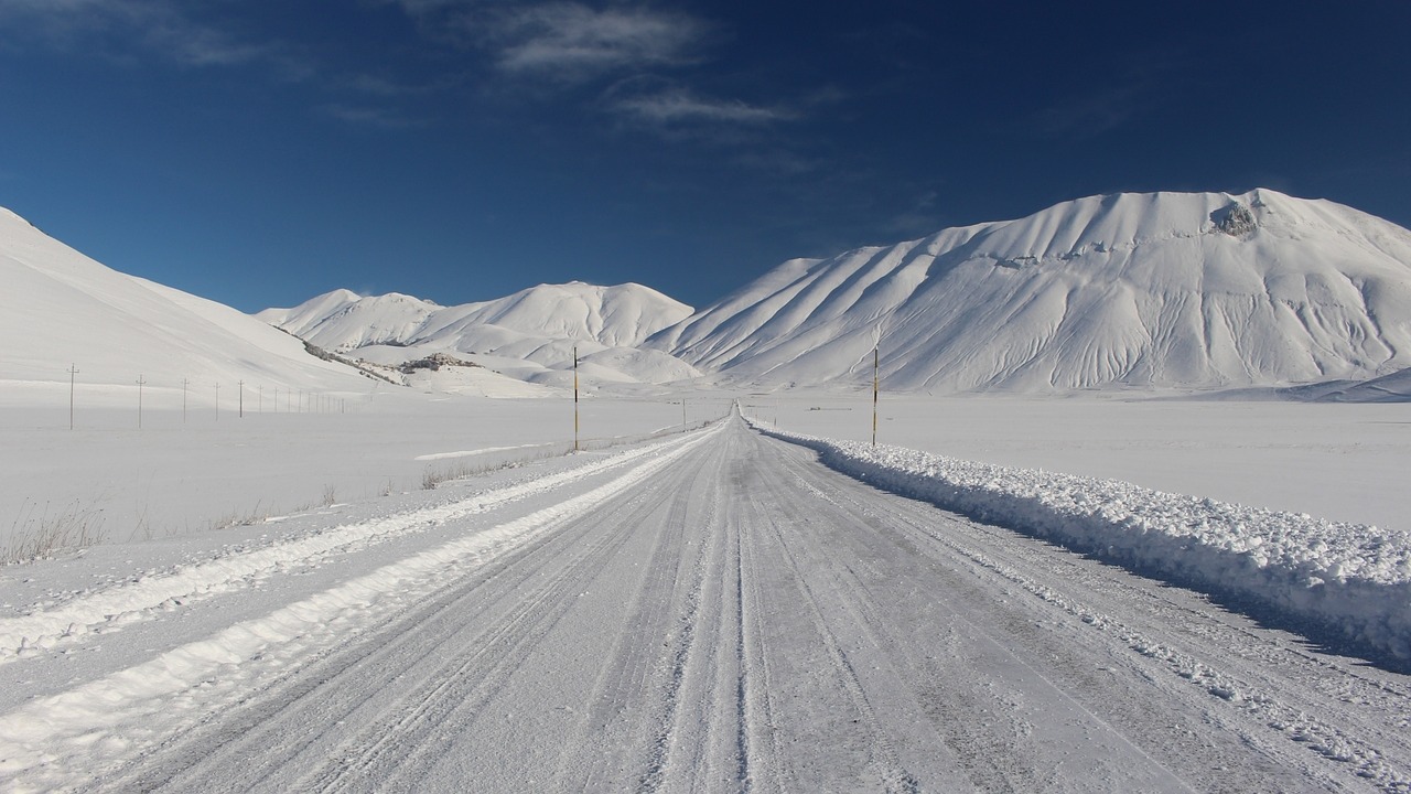 Castelluccio, Kalnai, Sniegas, Norcia, Nemokamos Nuotraukos,  Nemokama Licenzija