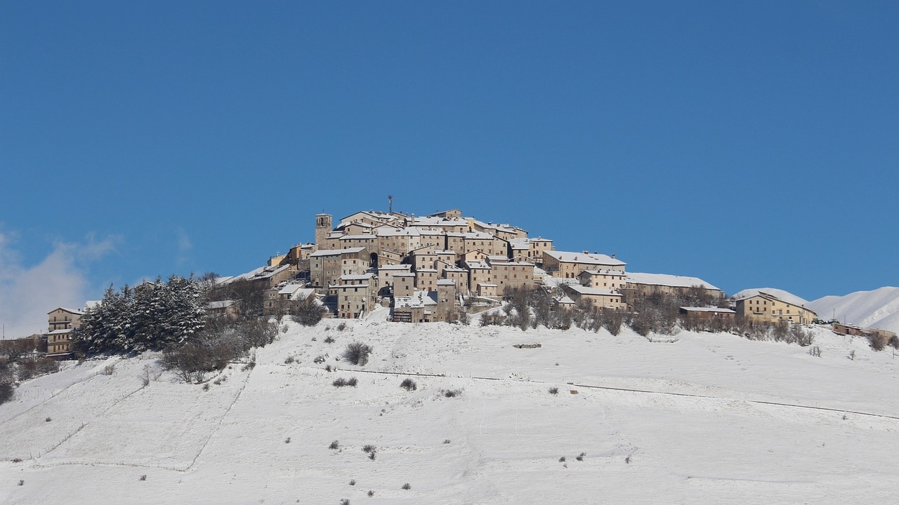 Castelluccio, Kalnai, Sniegas, Norcia, Nemokamos Nuotraukos,  Nemokama Licenzija