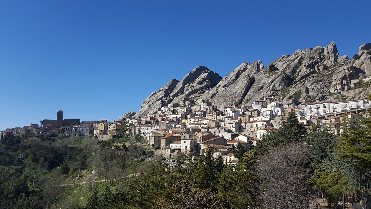 Castelpetroso,  Gelbėtojas Monetti,  Bazilikata, Nemokamos Nuotraukos,  Nemokama Licenzija