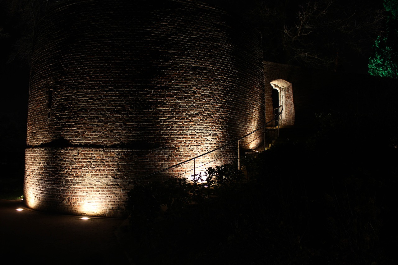 Pilis, Siena, Architektūra, Bokštai, Tvirtovė, Viduramžiai, Lankytinos Vietos, Issenberg, Perspektyva, Naktinė Nuotrauka