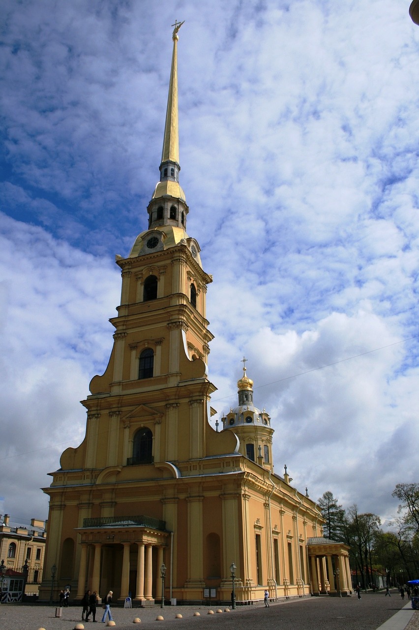 Katedra, Bažnyčia, Architektūra, Geltonojo Ochro Pastatas, Religija, Rusų Ortodoksų, Bokštas Su Spyruokliu, Langai, Arkos, Dangus