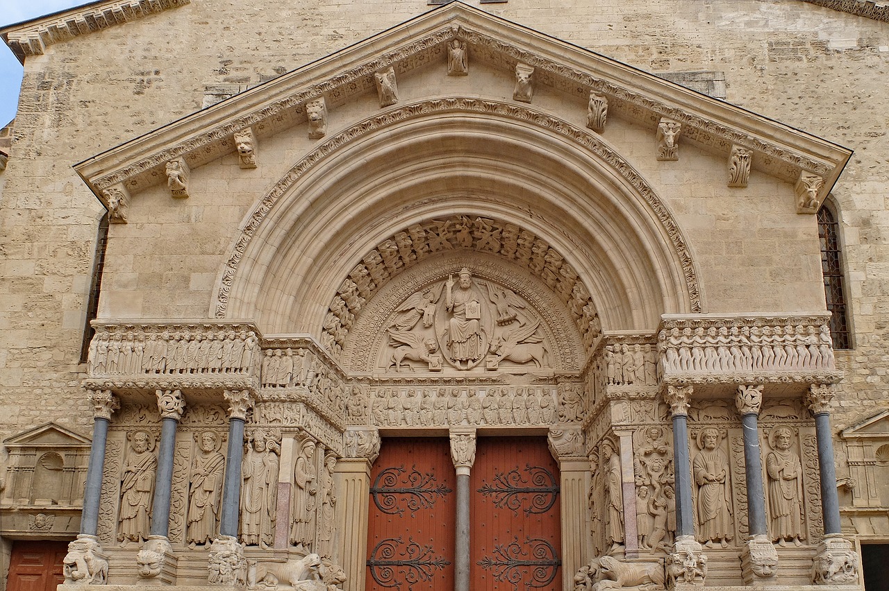 Katedra,  Bažnyčia,  Romaninis Bažnyčia,  Architektūra,  Katalikų,  Turizmas,  Religija,  Statula,  Saint,  Saint-Trophime