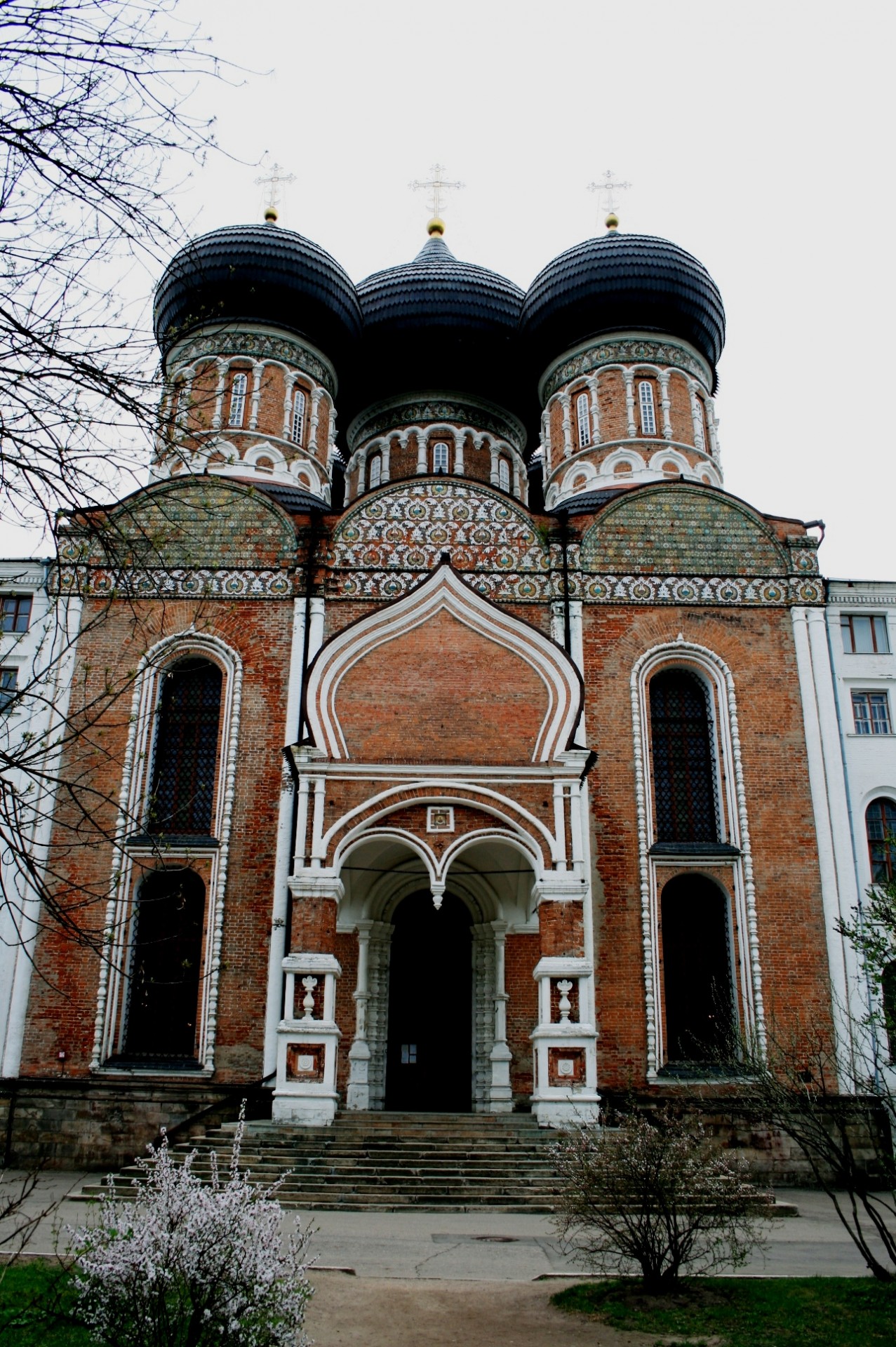Katedra,  Bažnyčia,  Architektūra,  Pastatas,  Raudona & Nbsp,  Balta,  Religija,  Rusų & Nbsp,  Ortodoksų,  Svogūnai & Nbsp