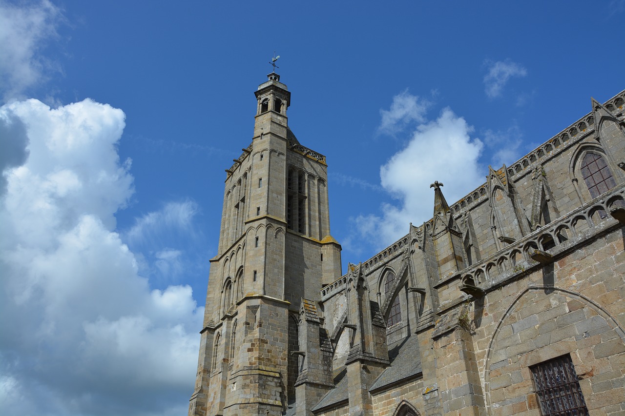Katedra Dol De Bretagne, Turizmo Miestas, Paveldas, Architektūra, Skulptūra, Mėlynas Dangus, Senovės Skulptūros, Grand, Varpinės Bažnyčia, Siena