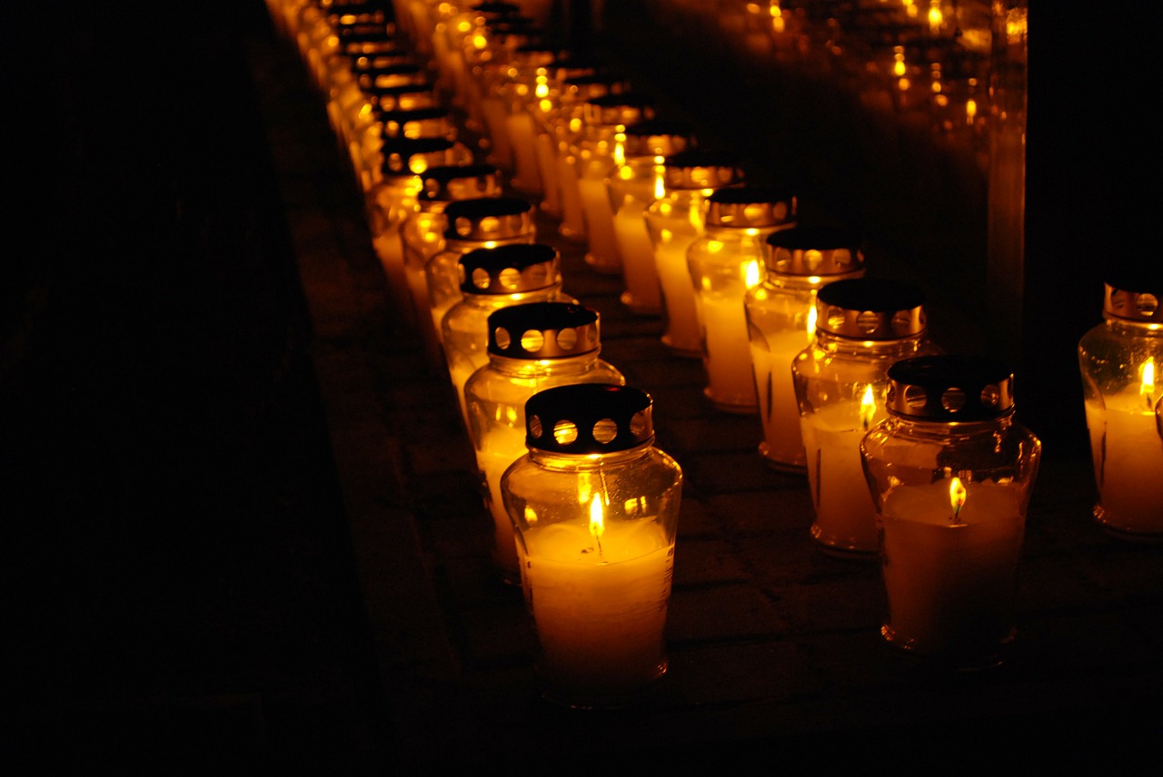Kapinės, Žvakė, Žvakės, Šviesa, Mirusieji, Visų Šventųjų Diena, Nemokamos Nuotraukos,  Nemokama Licenzija