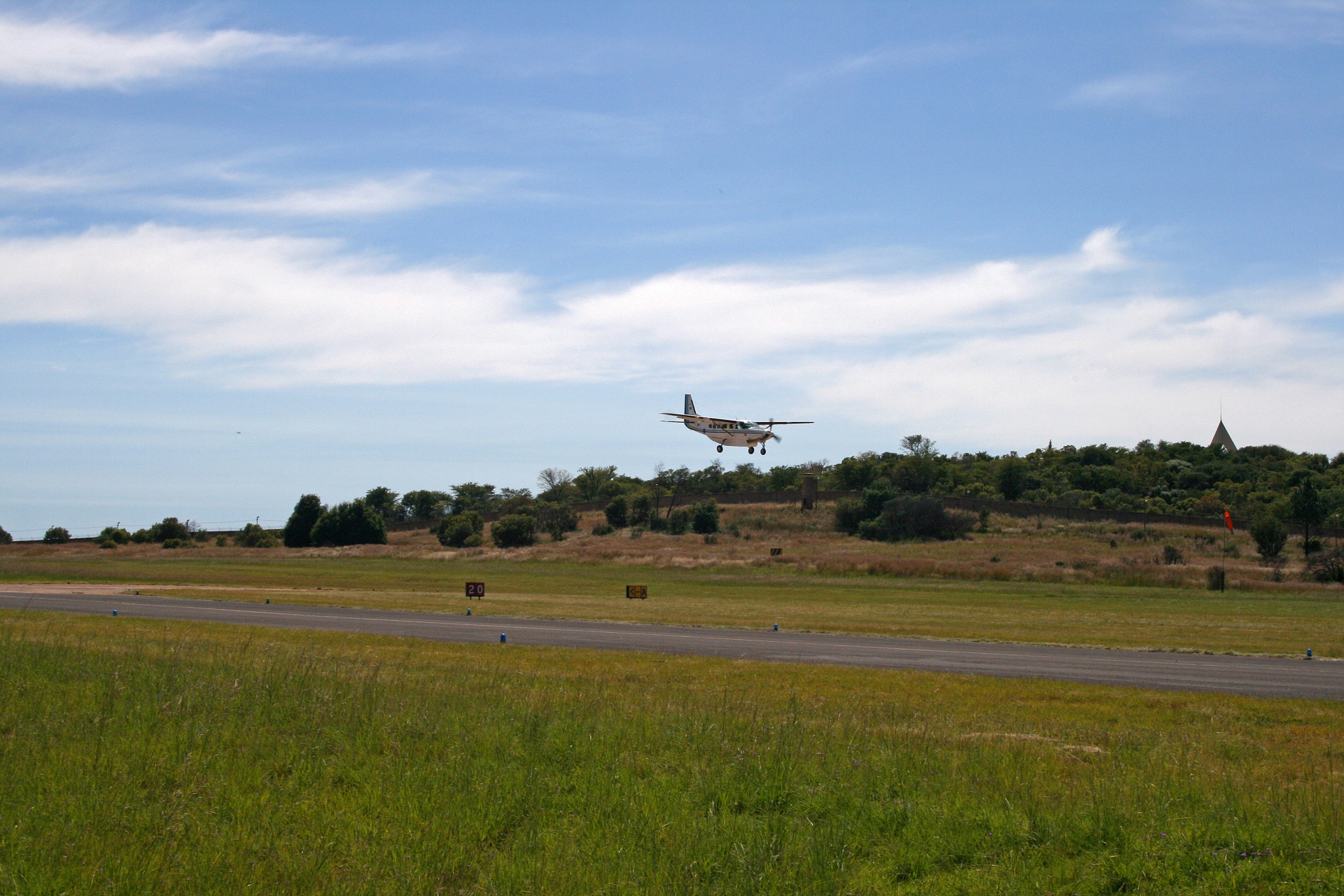 Orlaivis,  Fiksuotas & Nbsp,  Sparnas,  Ore,  Aerodromas,  Skraidantis,  Nusileidimas,  Aviacija,  Cessna & Nbsp,  Karavanas