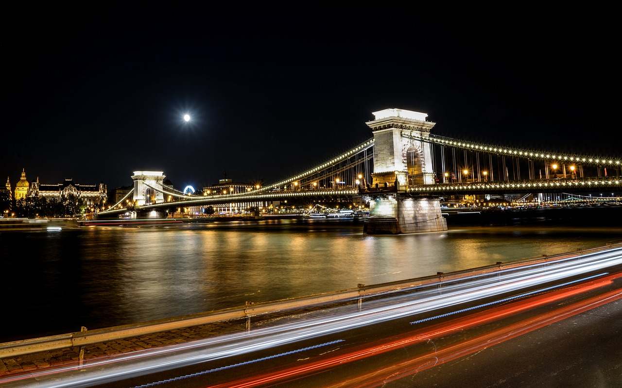 Grandinės Tiltas, Budapest, Tiltas, Vengrija, Upė, Miestas, Danube, Architektūra, Gatvė, Kelias