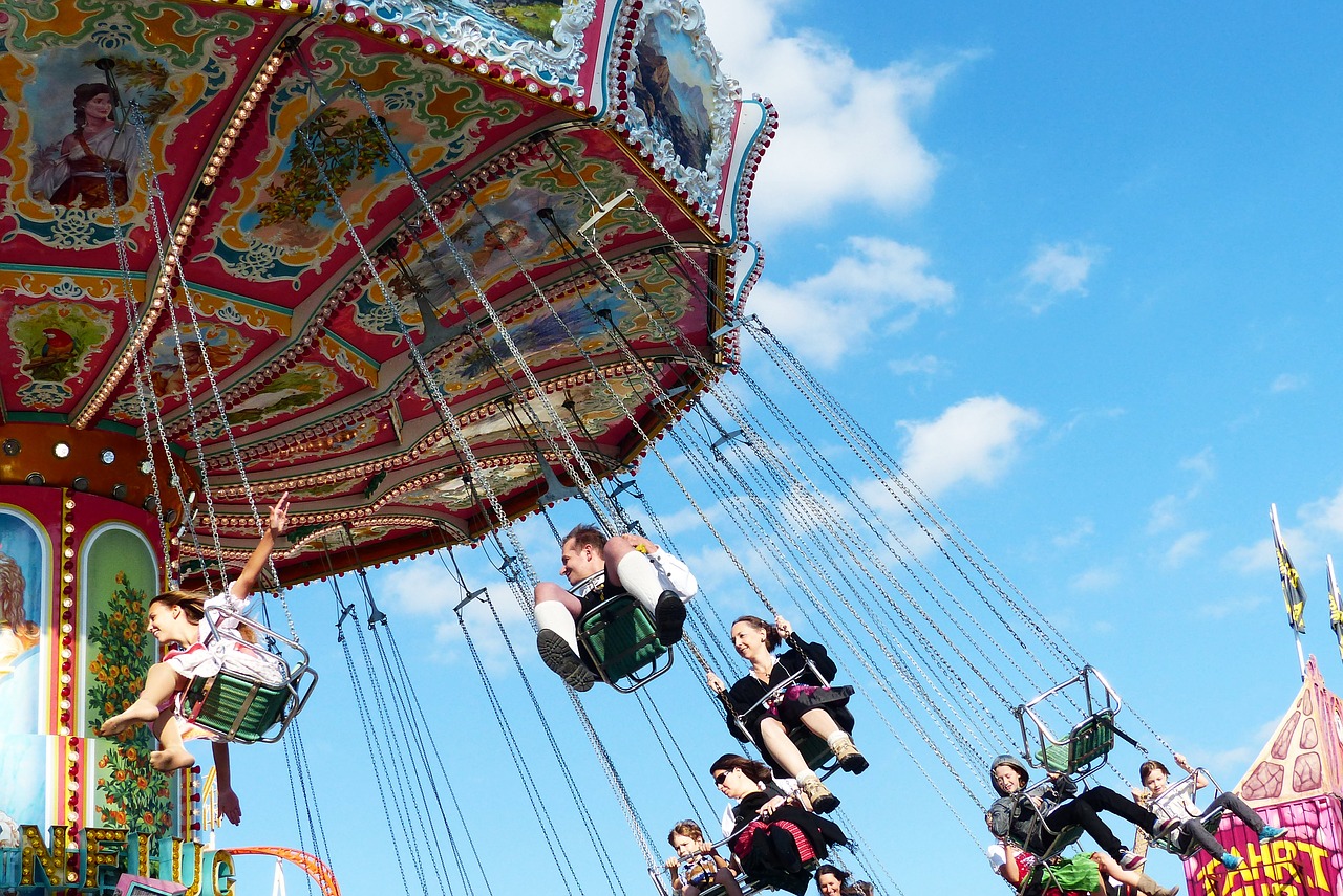 Grandinės Karuselė, Aviacinė Karuselė, Istorinis Fahrgeschäft, Skristi, Linksma, Wiesnbummel, Baltas Mėlynas Dangus, Oktoberfest, Munich, Pramogos