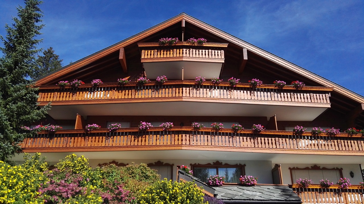 Chalet, Crans-Montana, Crans, Valais, Šveicarija, Kalnas, Alpės, Vasara, Namelis, Nemokamos Nuotraukos