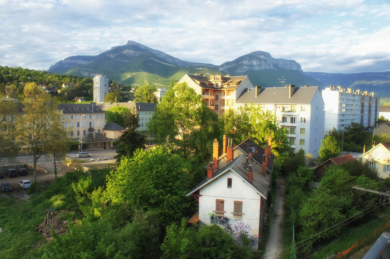 Chambery, France, Miestas, Miesto, Pastatai, Kalnai, Vaizdingas, Medžiai, Lauke, Gamta