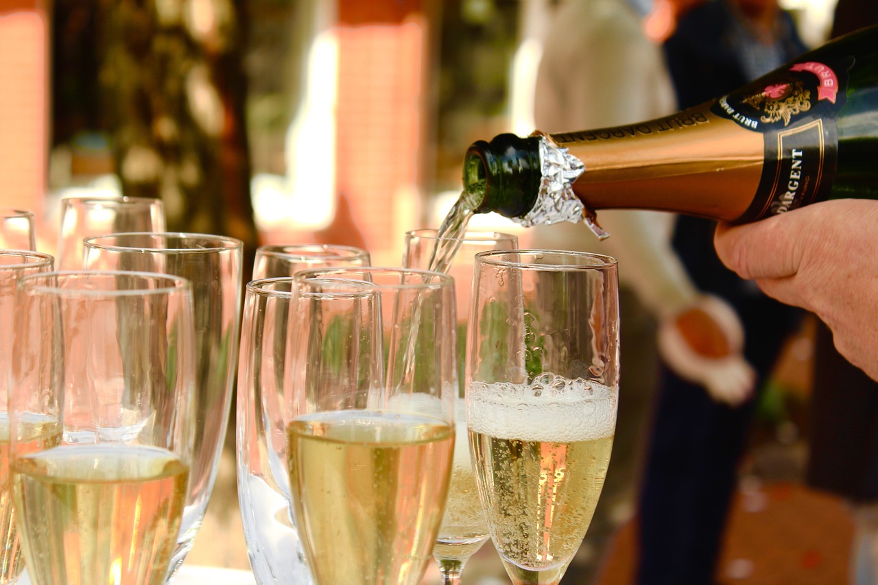 Šampanas, Pour A, Tarnauti, Mineralinis Vanduo, Festivalis, Šventė, Vakarėlis, Pour, Priėmimas, Alkoholis
