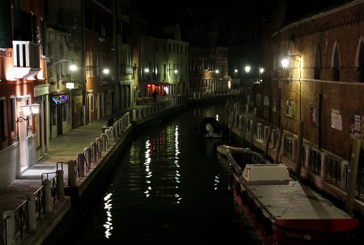 Kanalas, Boot, Namai, Naktis, Šviesa, Romantiškas, Be Turistų, Venecija, Nemokamos Nuotraukos,  Nemokama Licenzija