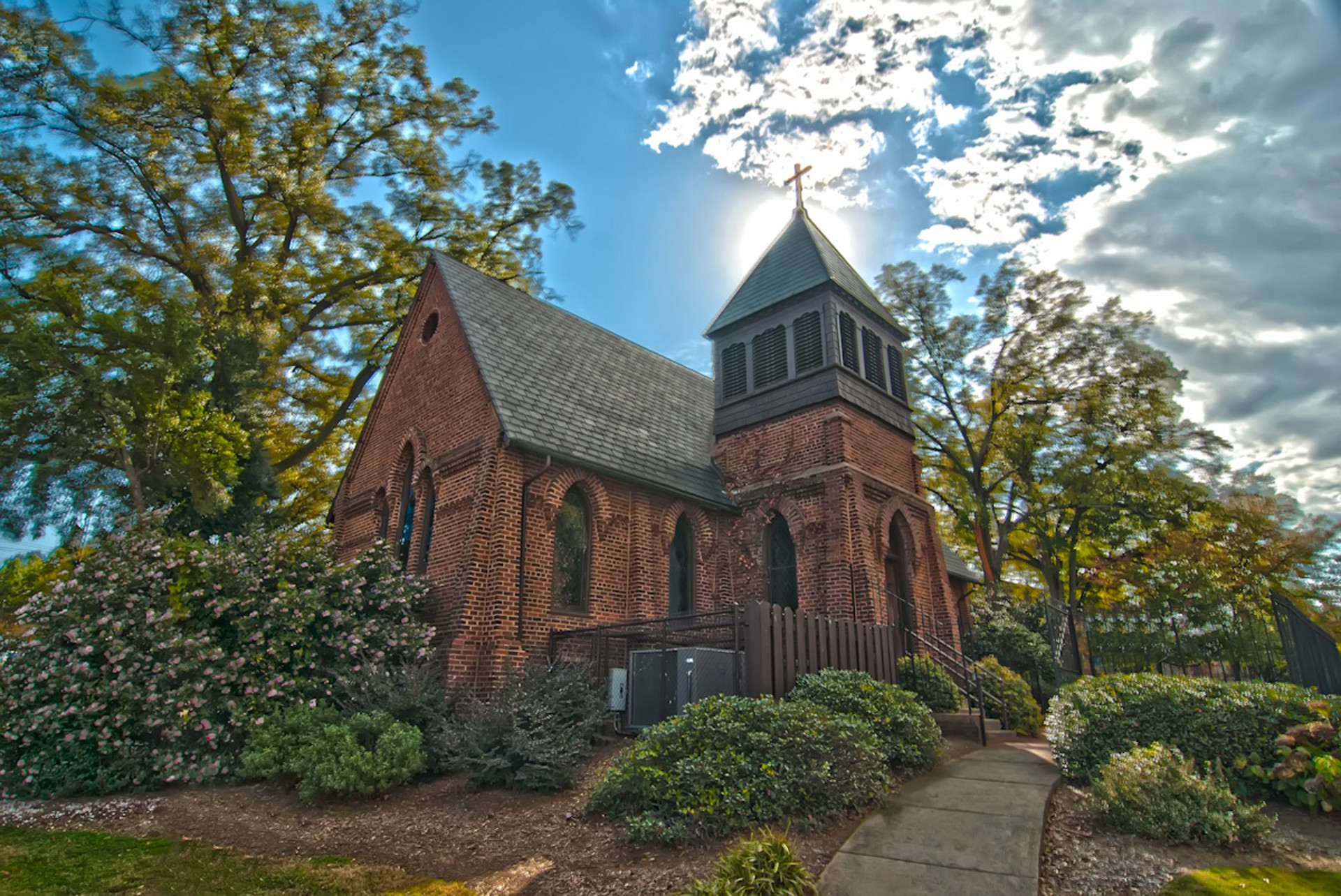 Church. Часовня Куинс-Чепел Джонс. Католическая Церковь маленькая США. Часовня католическая маленькая. Часовня Каллоуэй Callaway Chapel.