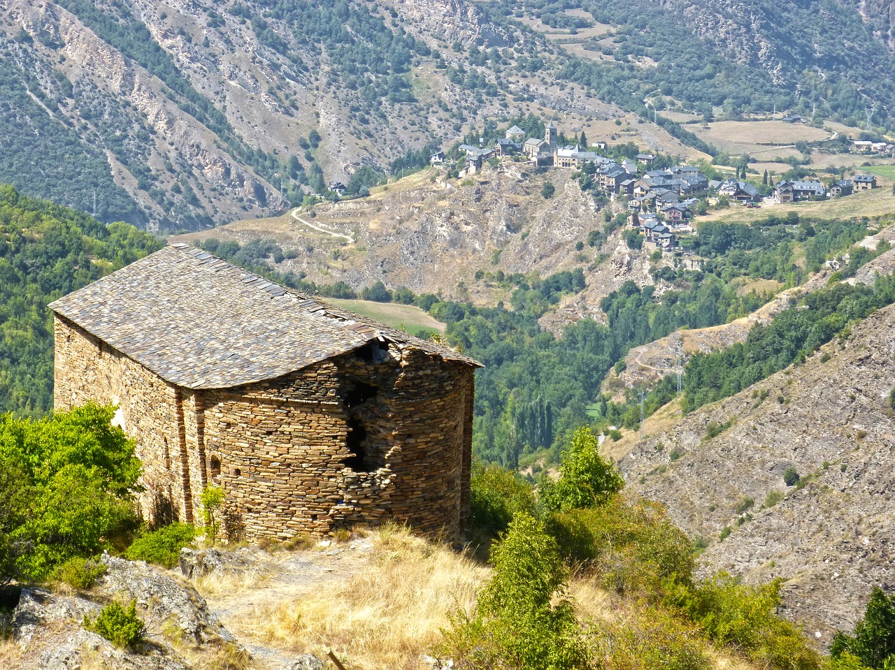 Koplyčia Romanesque, Sugadinti, Pyrenee Catalunya, Pallars Sobirà, Burgas, Kraštovaizdis, Nemokamos Nuotraukos,  Nemokama Licenzija