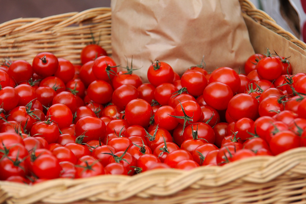 Vyšnių Pomidorai, Pomidoras, Raudona, Sultingas, Saldus, Porvoo, Finland, Europa, Skandinavija, Turgus