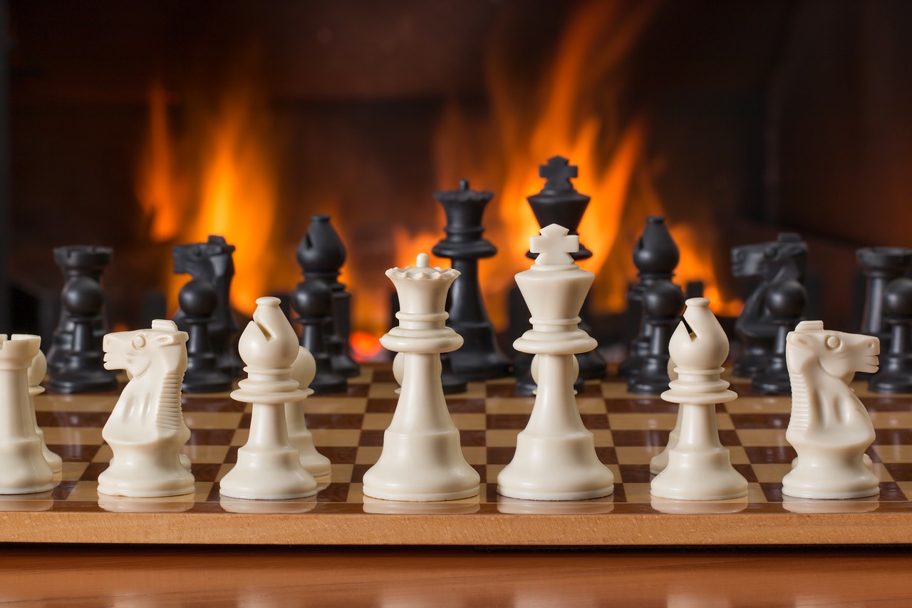 Šachmatai, Stalo Žaidimas, Ugnis, Strategija, Žaisti, Varzybos, Laisvalaikis, Žaidimas, Lenta, Gabalas