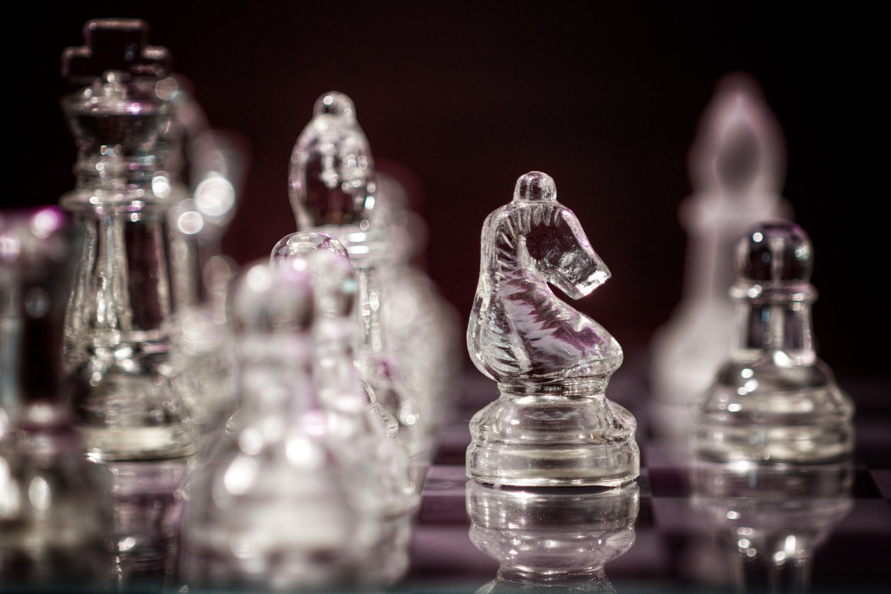Šachmatai, Stalo Žaidimas, Springeris, Šachmatų Žaidimas, Strategija, Žaisti, Šachmatų Figūros, Šachmatų Figūrėlė, Karalius, Šachmatų Lenta