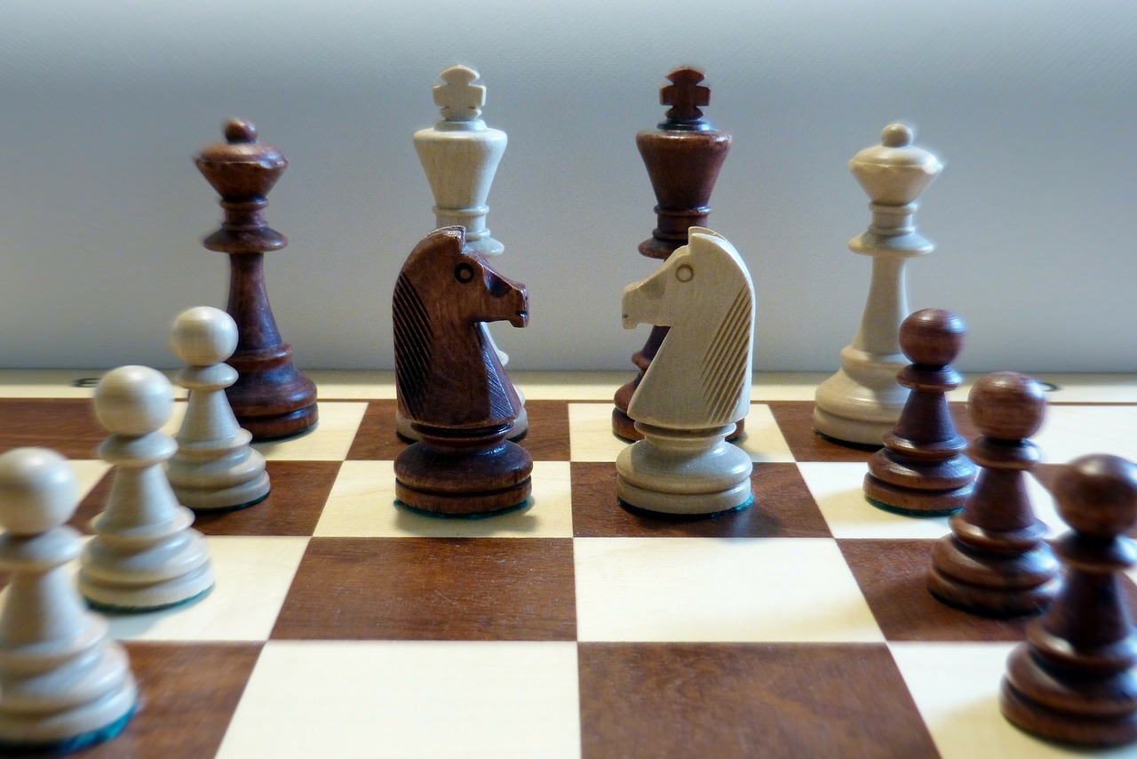 Šachmatai, Šachmatų Figūros, Šachmatų Žaidimas, Šachmatų Lenta, Juoda Ir Balta, Žaisti, Skaičiai, Lady, Karalius, Bėgikai