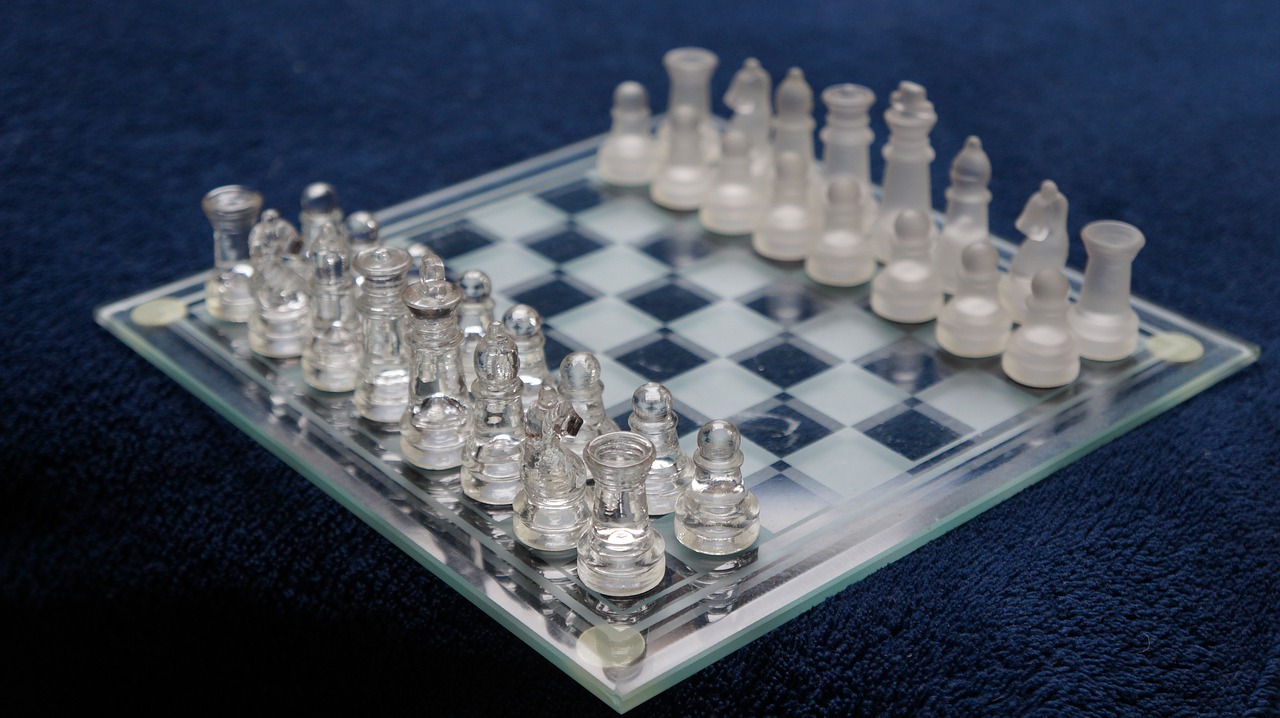Šachmatų Žaidimas, Žaidimų Lenta, Šachmatai, Šachmatų Figūros, Montavimas, Strateginis Žaidimas, Žaidimo Laukai, Stiklas, Nemokamos Nuotraukos,  Nemokama Licenzija