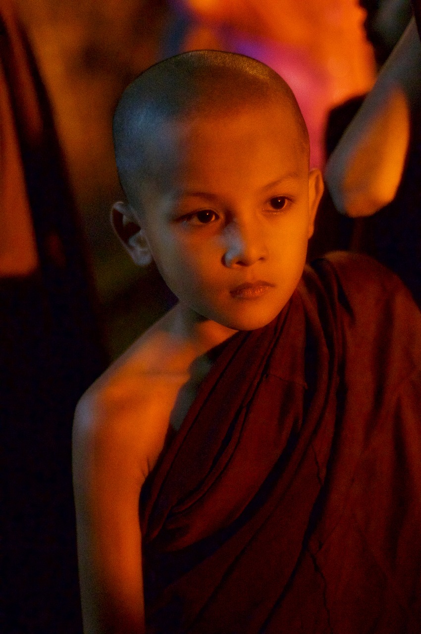 Vaikas,  Vienuolis,  Birmoje,  Budistų,  Žmonių,  Mianmaras,  Buda,  Berniukas,  Auksas,  Budhas