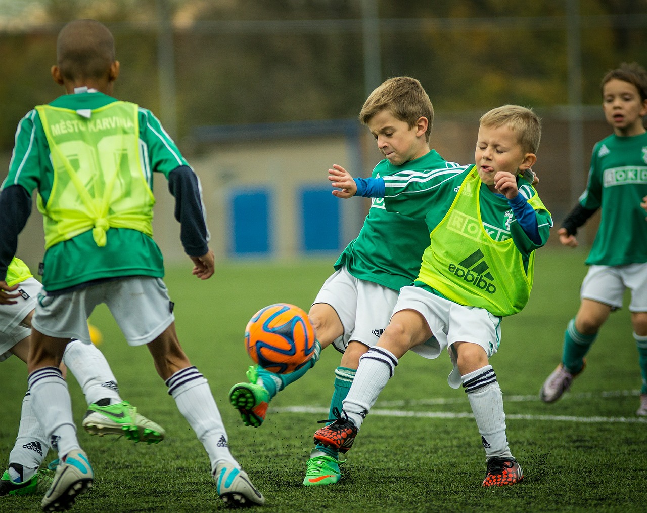 Vaikas, Futbolininkas, Kulka, Naudoti, Futbolas, Komanda, Kovoti, Nemokamos Nuotraukos,  Nemokama Licenzija