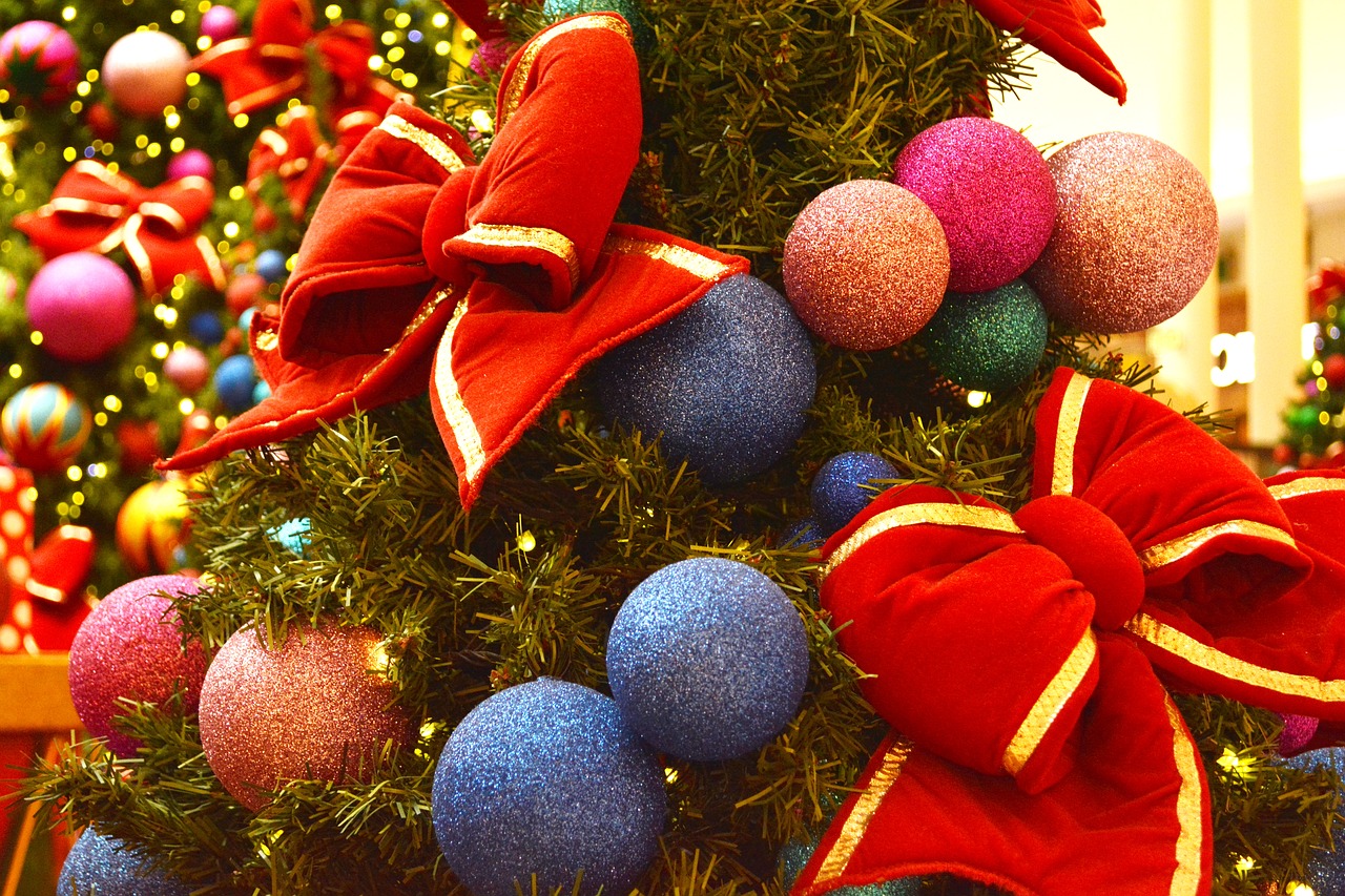 Kalėdos, Pinheirinho, Kalėdų Eglutė, Rutuliai, Kalėdiniai Kamuoliai, Kalėdinis Ornamentas, Apdaila, Linksmų Kalėdų, Kalėdų Senelis, Kalėdų Šeima