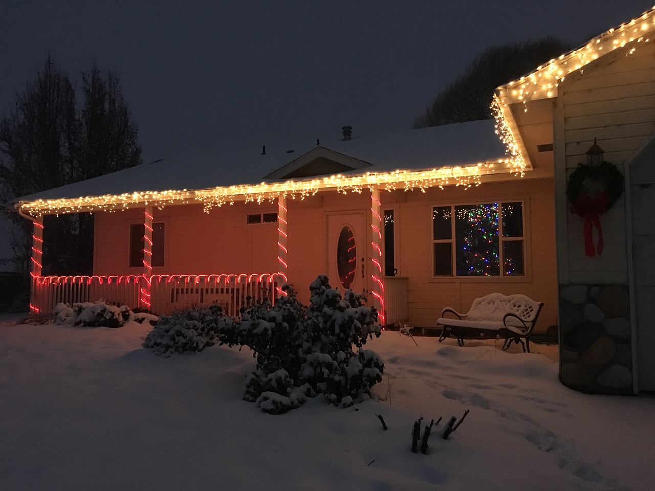 Kalėdos, Sezonas, Xmas, Šventė, Linksmas, Sezoninis, Šventinis, Šviesa, Dekoratyvinis, Sniegas