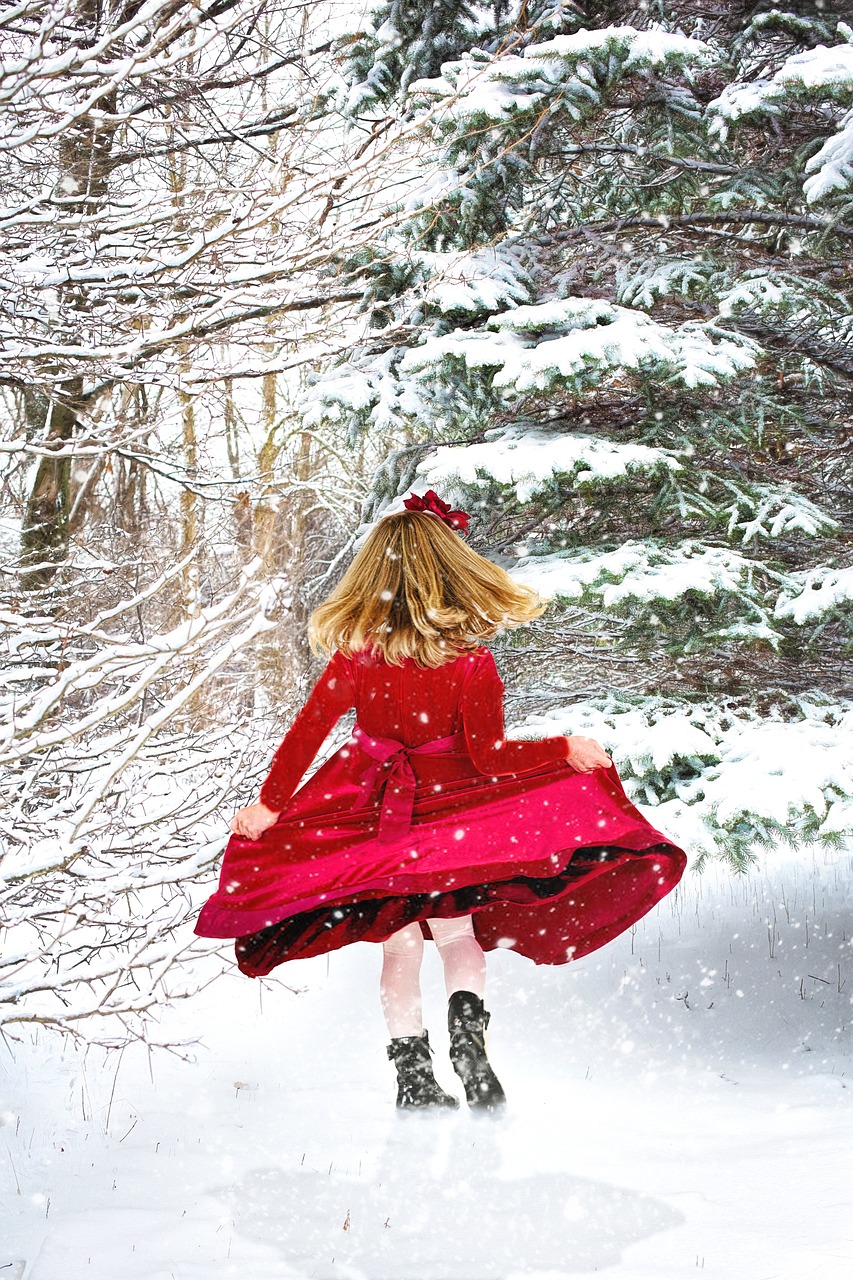 Kalėdos, Maža Mergaitė, Raudona Suknelė, Žiema, Sniegas, Snieguotas, Mažai, Vaikas, Mergaitė, Vaikystę