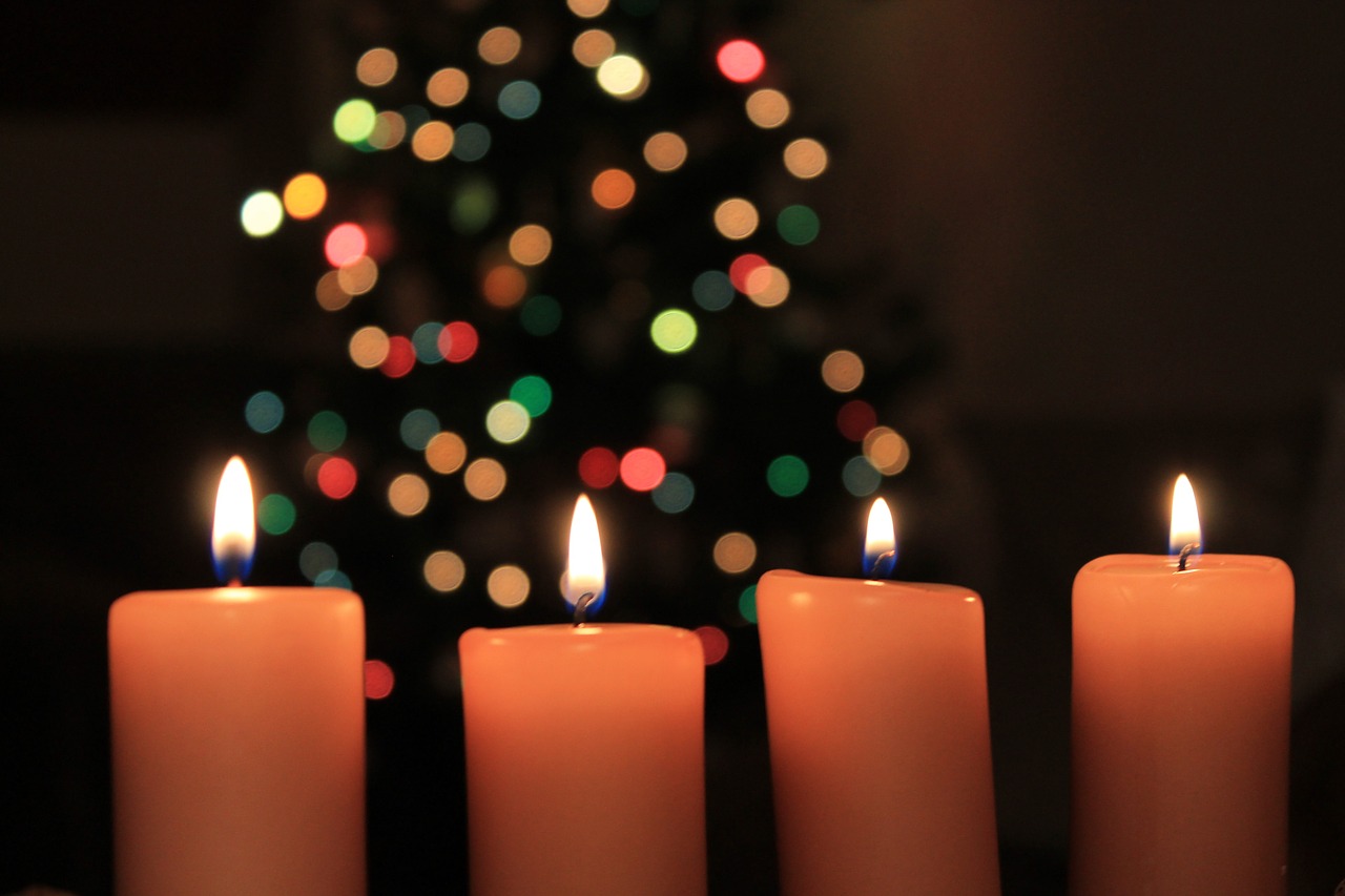 Kalėdos, Žvakės, Naktis, Šviesa, Deginimas Žvakė, Liepsna, Vaškas, Žvakidė, Žiema, Atvykimo Vainikas