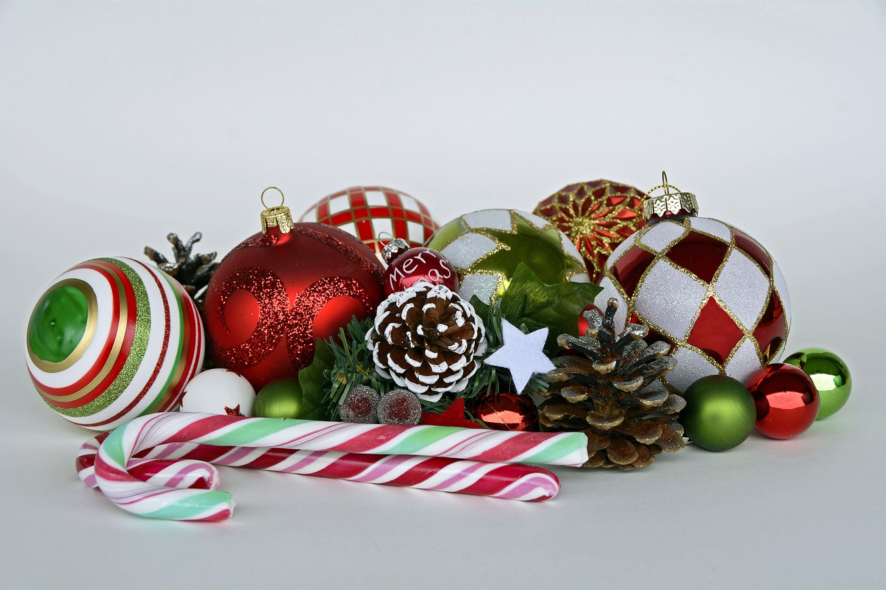 Kalėdiniai Kamuoliai, Kalėdos, Kalėdiniai Dekoracijos, Rutuliai, Apdaila, Atvirukas, Kalėdų Puošimas, Kalėdinis Ornamentas, Linksmų Kalėdų, Spindesys
