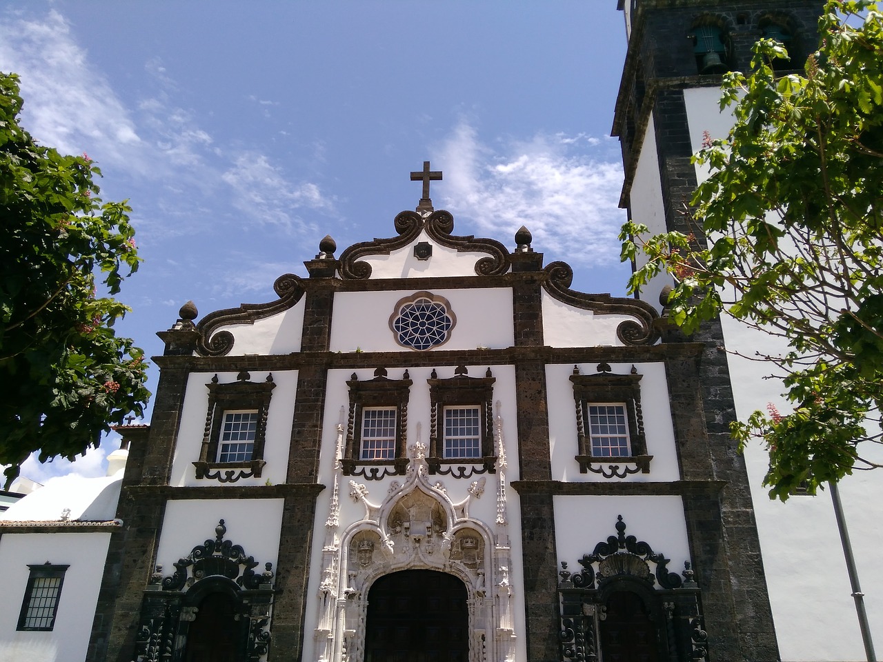 Bažnyčia, Medžiai, Medis, Mėlynas Dangus, Religija, Paminklas, Akmuo, São Miguel, Sala, Azores