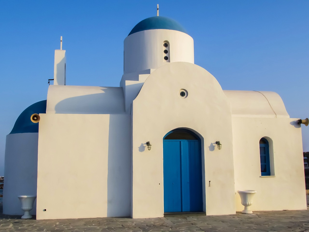 Bažnyčia, Balta, Mėlynas, Vasara, Kipras, Religija, Architektūra, Turizmas, Protaras, Ayios Nikolaos