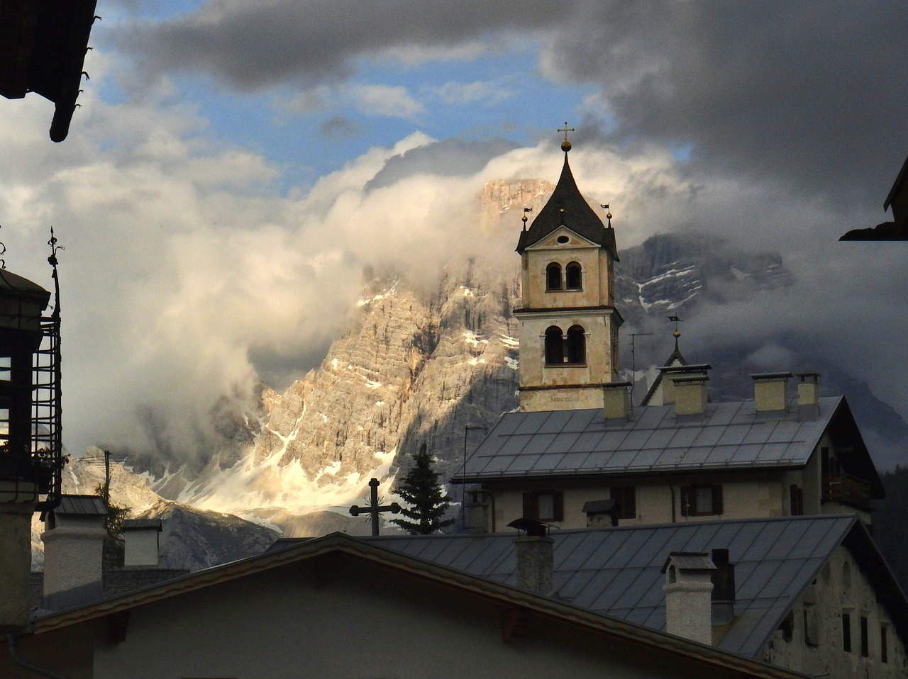 Bažnyčia, Kalnai, Sudtirol, Debesys, Vaizdingas, Turistinis, South Tyrol, Italy, Nemokamos Nuotraukos,  Nemokama Licenzija