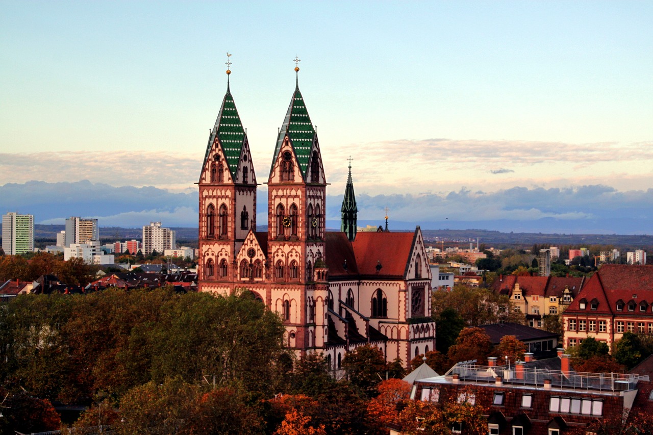 Bažnyčia, Freiburg Im Brisgau, Bokštas, Dangus, Bokštas, Architektūra, Pastatas, Miestas, Kraštovaizdis, Vokietija