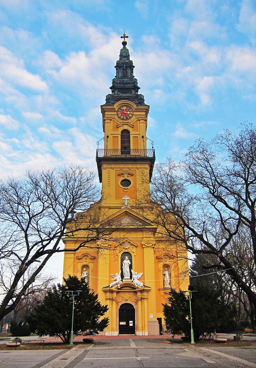 Bažnyčia,  Vengrija,  Geltona,  Kritimas,  Vengrų Kalba,  Religija,  Kultūra,  Mėlynas,  Dangus,  Debesys