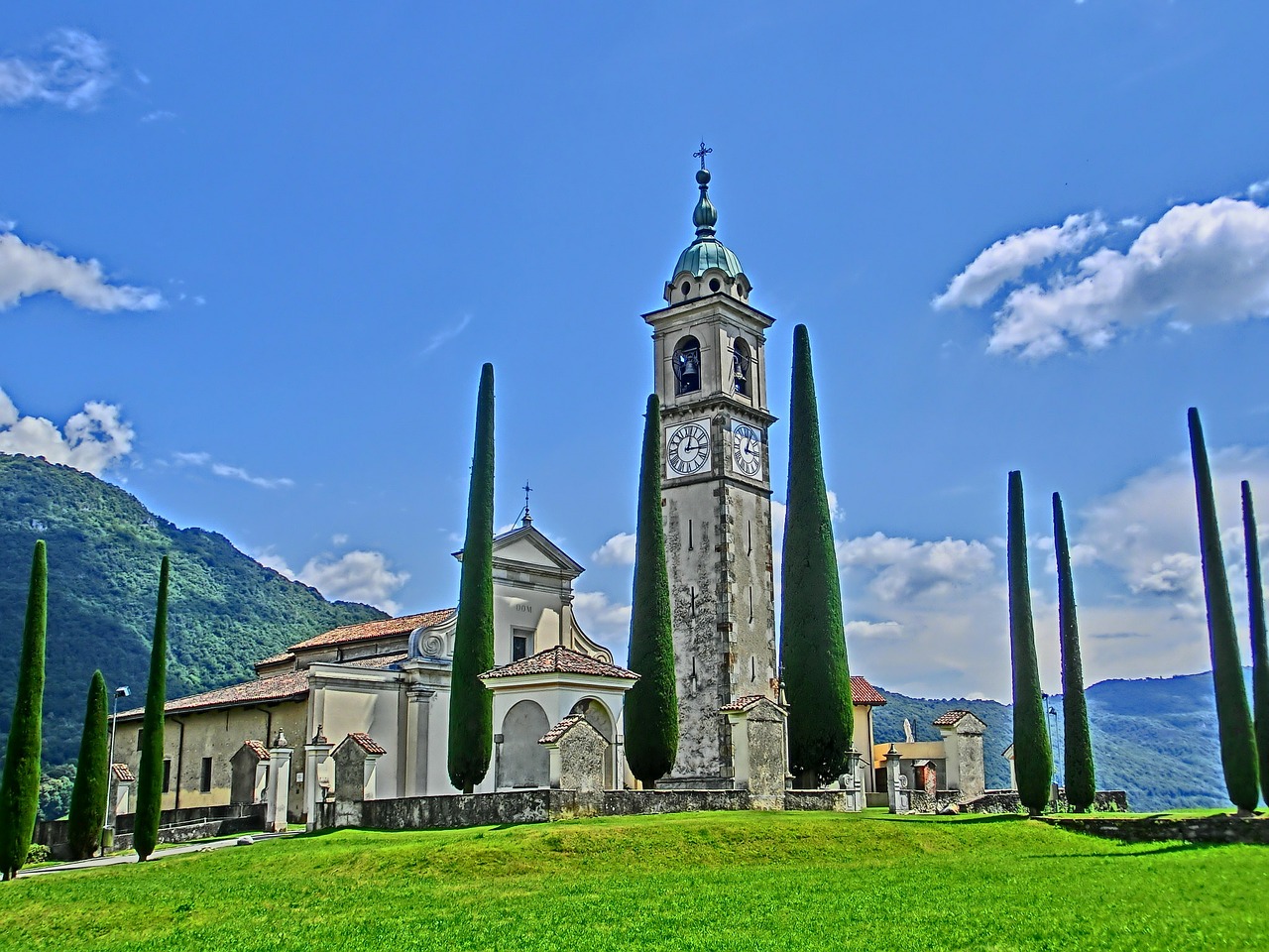 Bažnyčia, Architektūra, Pastatas, Bokštas, Kiparisas, Pieva, Mėlynas, Dangus, Hdr, Nemokamos Nuotraukos